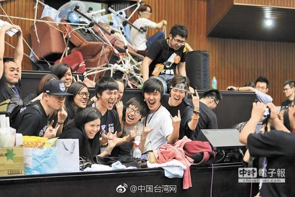 深足全員解除隔離 球員調(diào)侃：終于放出來了