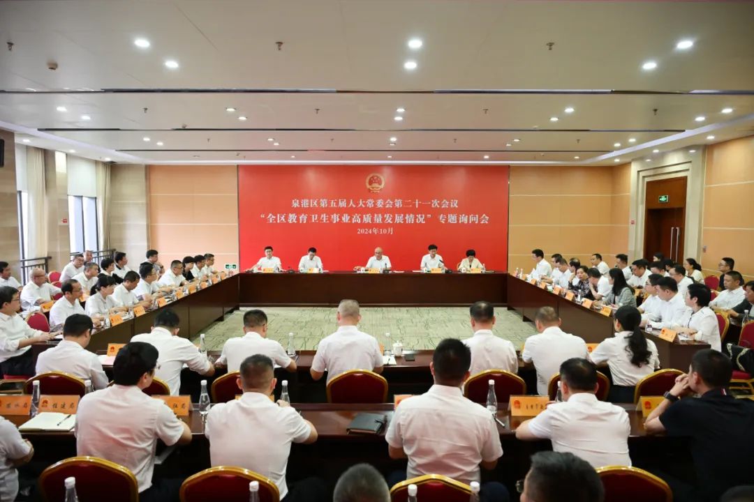 席琳-迪翁52歲生日曬童年照 金發(fā)大眼乖巧可愛