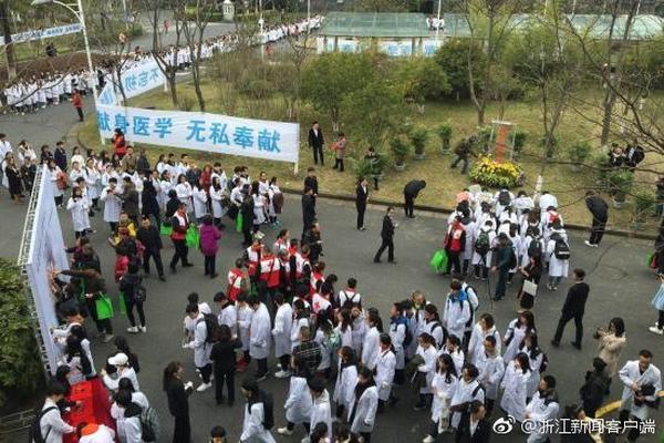 我們篩選了幾千個(gè)法國(guó)村莊，選出了這8個(gè)超級(jí)美的！