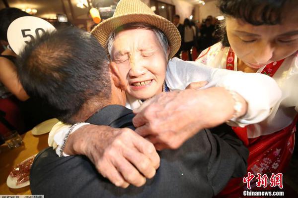 活久見！足協(xié)杯賽場門將沖撞門將 破門被判無效