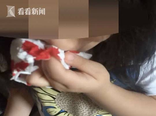 她被男私生飯跟蹤5年，每次回頭都能看到他的人影…