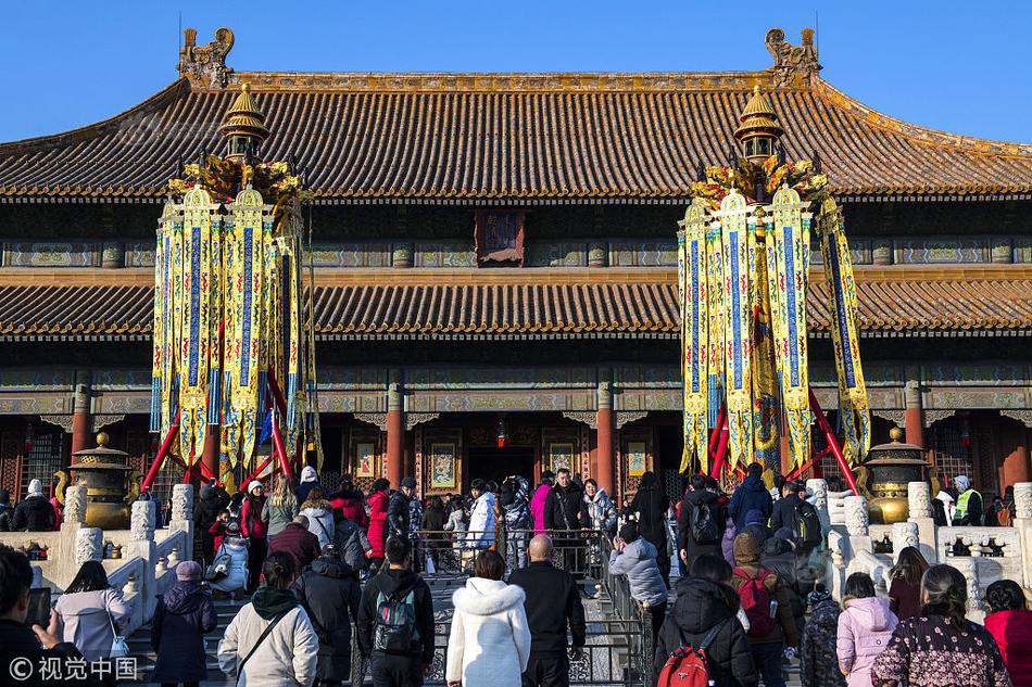 大數(shù)據(jù)相親就能門當戶對？專家：別太看重物質(zhì)