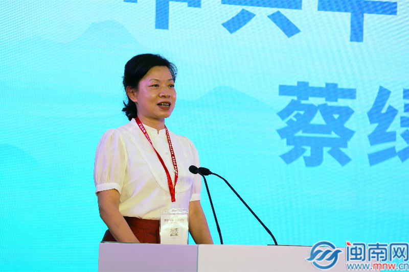 秋瓷炫曬春日寫真，這位韓國女神保養(yǎng)太好，哪里像41歲的辣媽??！