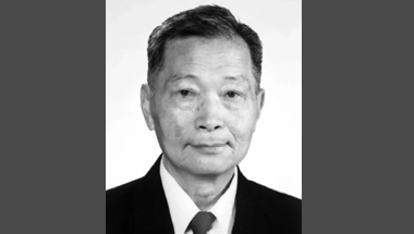 組圖：古力娜扎身穿黑色露肩裙優(yōu)雅大方 長(zhǎng)發(fā)披肩精致動(dòng)人