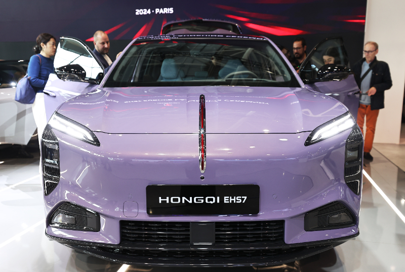女車(chē)主買(mǎi)新車(chē)一個(gè)月撞了7次 都怪教練沒(méi)教到位