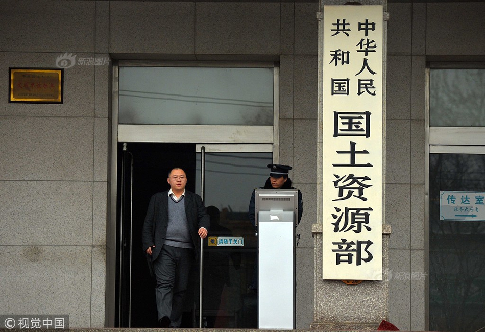 一言不合就翻墻...你們這些狗不是從馬戲團(tuán)出來(lái)的吧？