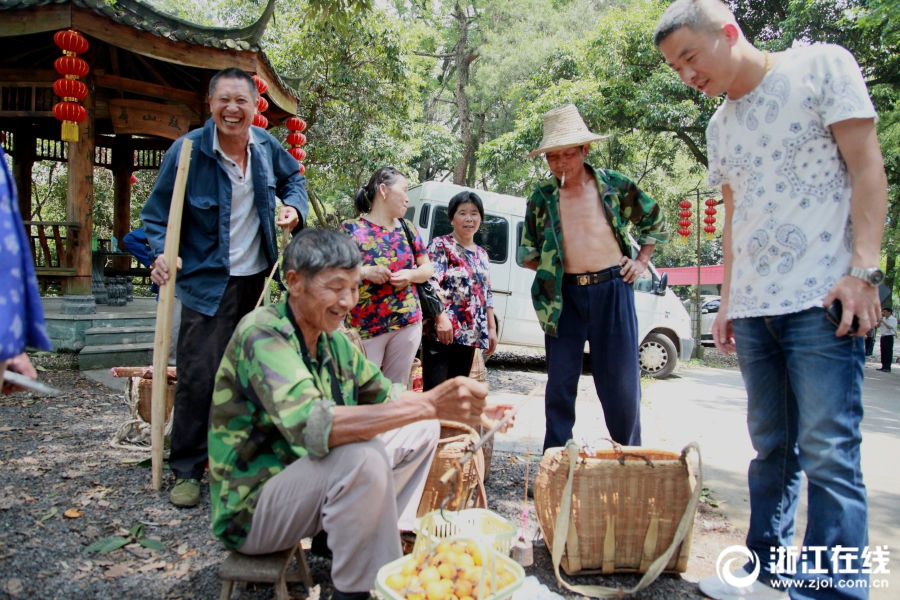 肩膀出現(xiàn)一個(gè)信號(hào)的時(shí)候，盡早去醫(yī)院檢查，肝癌可能已經(jīng)找上你