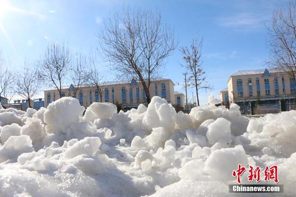 不老女神林志玲活動(dòng)照 對鏡么么噠