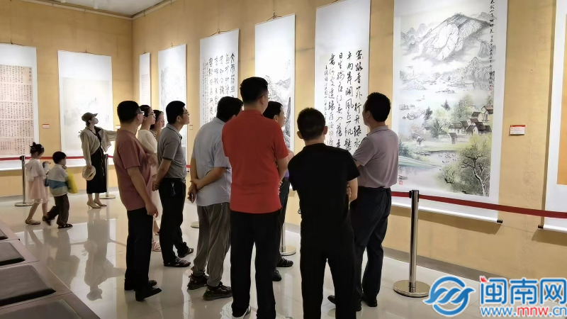 殲20也能完成：F22展示特技動作 落葉飄不在話下