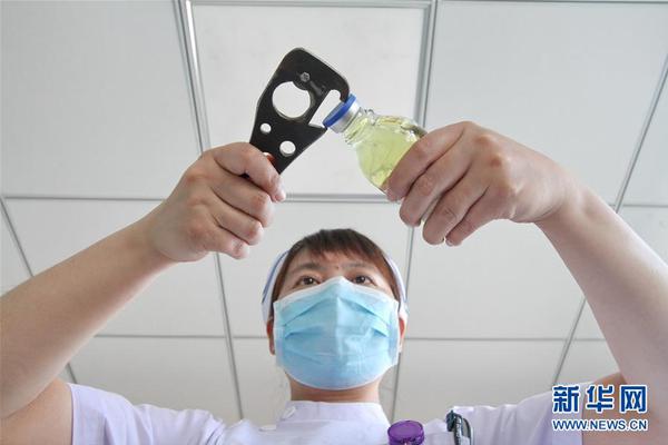 人販子當(dāng)街搶小孩 16歲摔跤冠軍一記抱摔制服