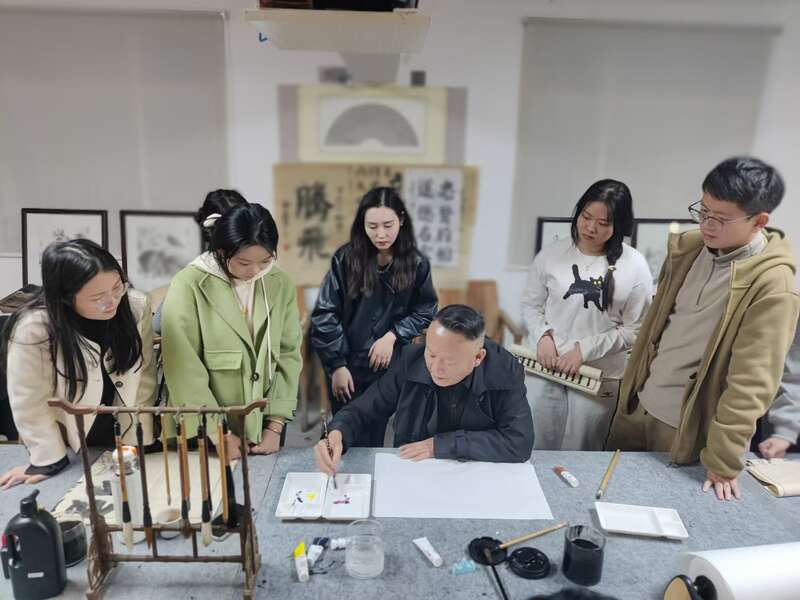 華為折疊屏旗艦終于來了！售價比國外便宜