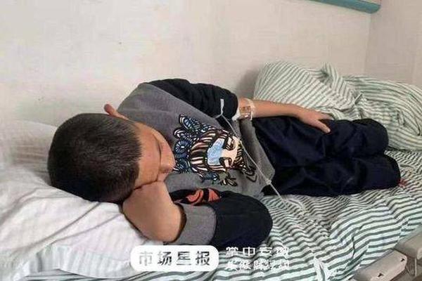 蘭州大學(xué)師生唱響《歌唱祖國(guó)》