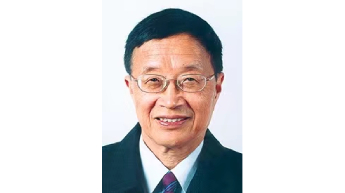 李湘五一帶女兒體驗生活 王詩齡采摘...